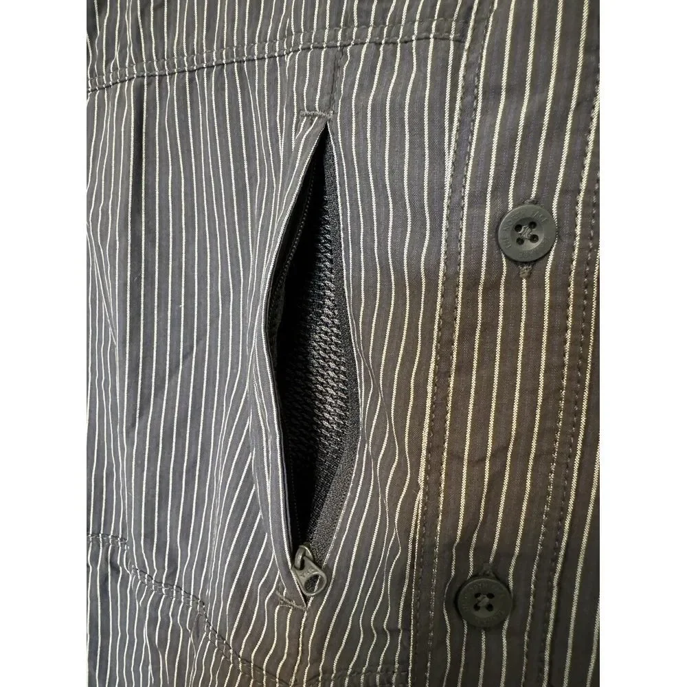 The North Face Men's Vented Button Up Long Sleeve Shirt Black Stripe Medium‎